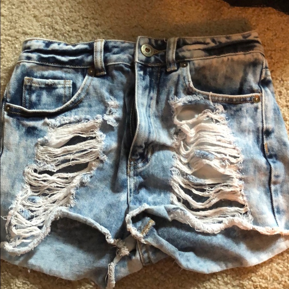 Bull head ripped mom shorts